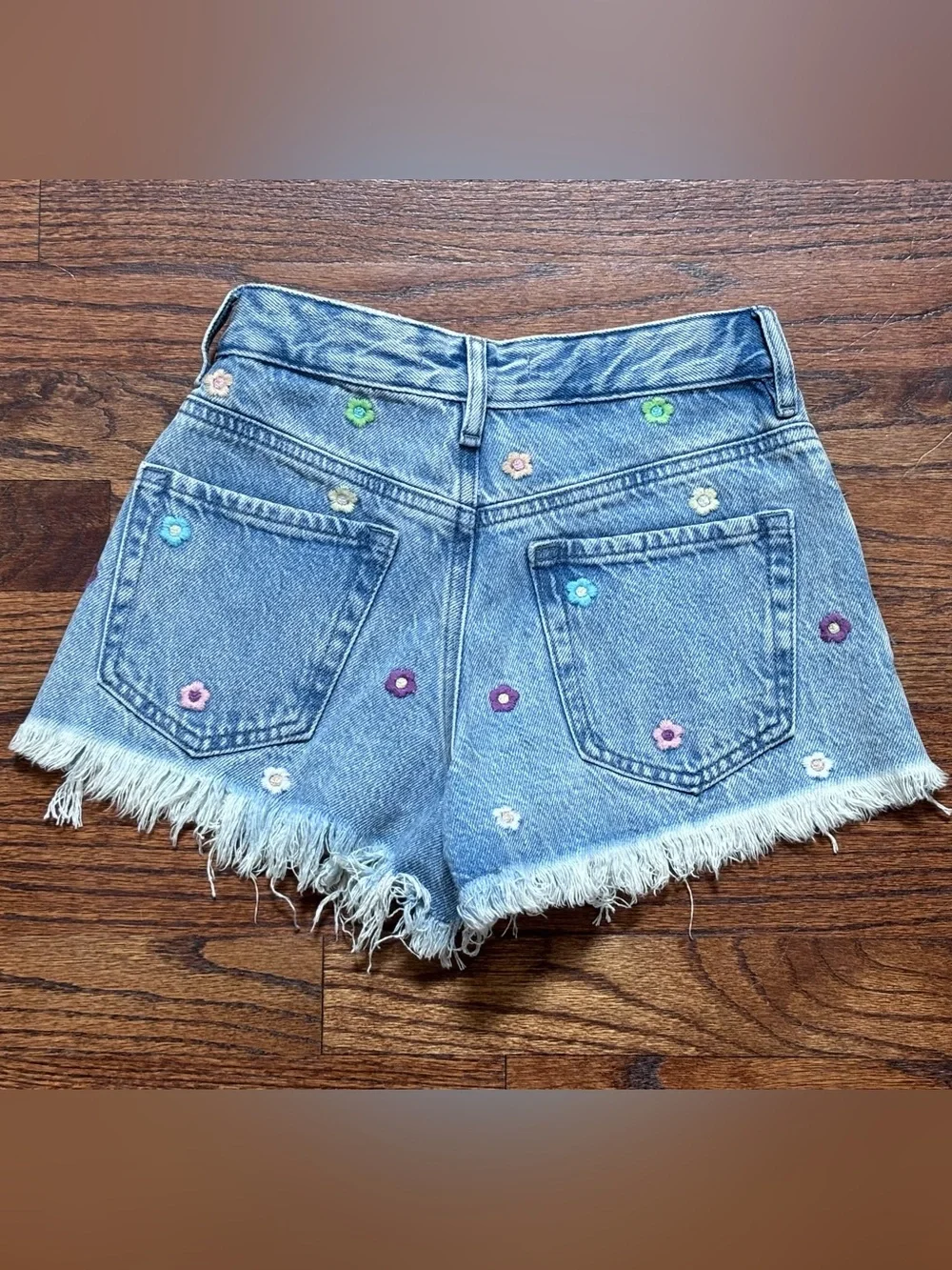 PacSun Embroidered Daisy Denim Cutoff Shorts - Light Blue Denim waist size 22